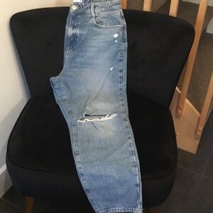 Zara women’s Light Blue Relaxed Jeans